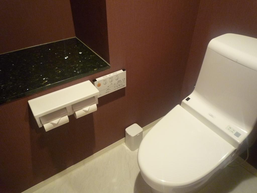 Hotel Beni East (Adults Only) Oszaka Kültér fotó