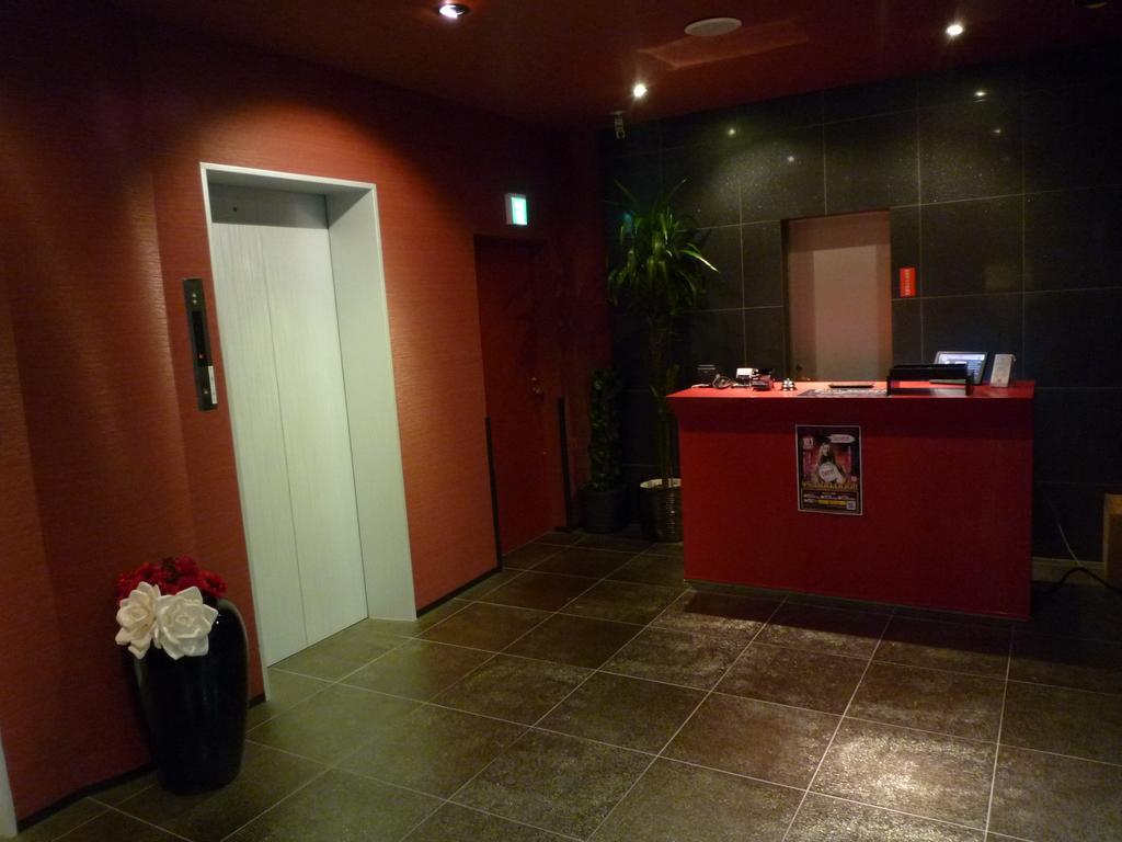 Hotel Beni East (Adults Only) Oszaka Kültér fotó